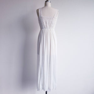 Vintage Radcliffe White Peignoir   Nightgown And Robe Set - ChicCityVintage