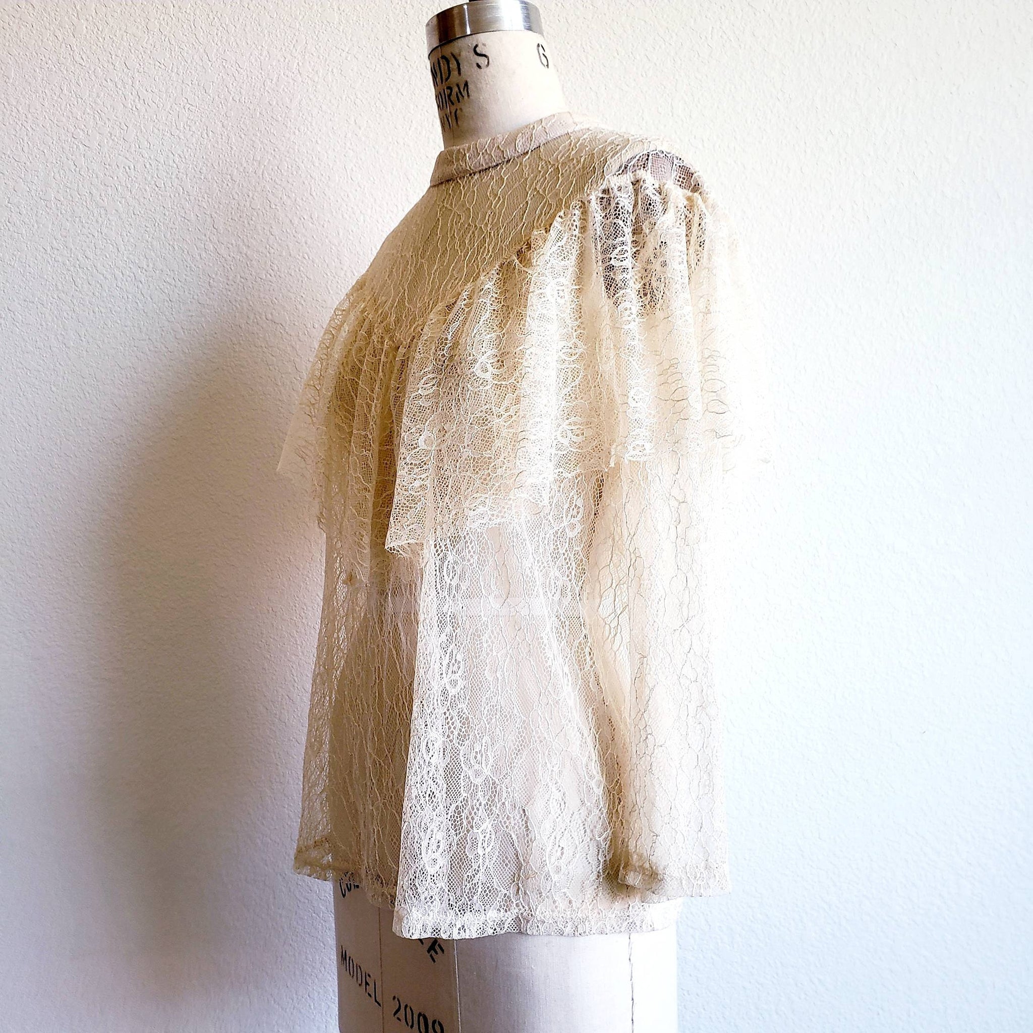Vintage Lace Western Ruffle Blouse - ChicCityVintage