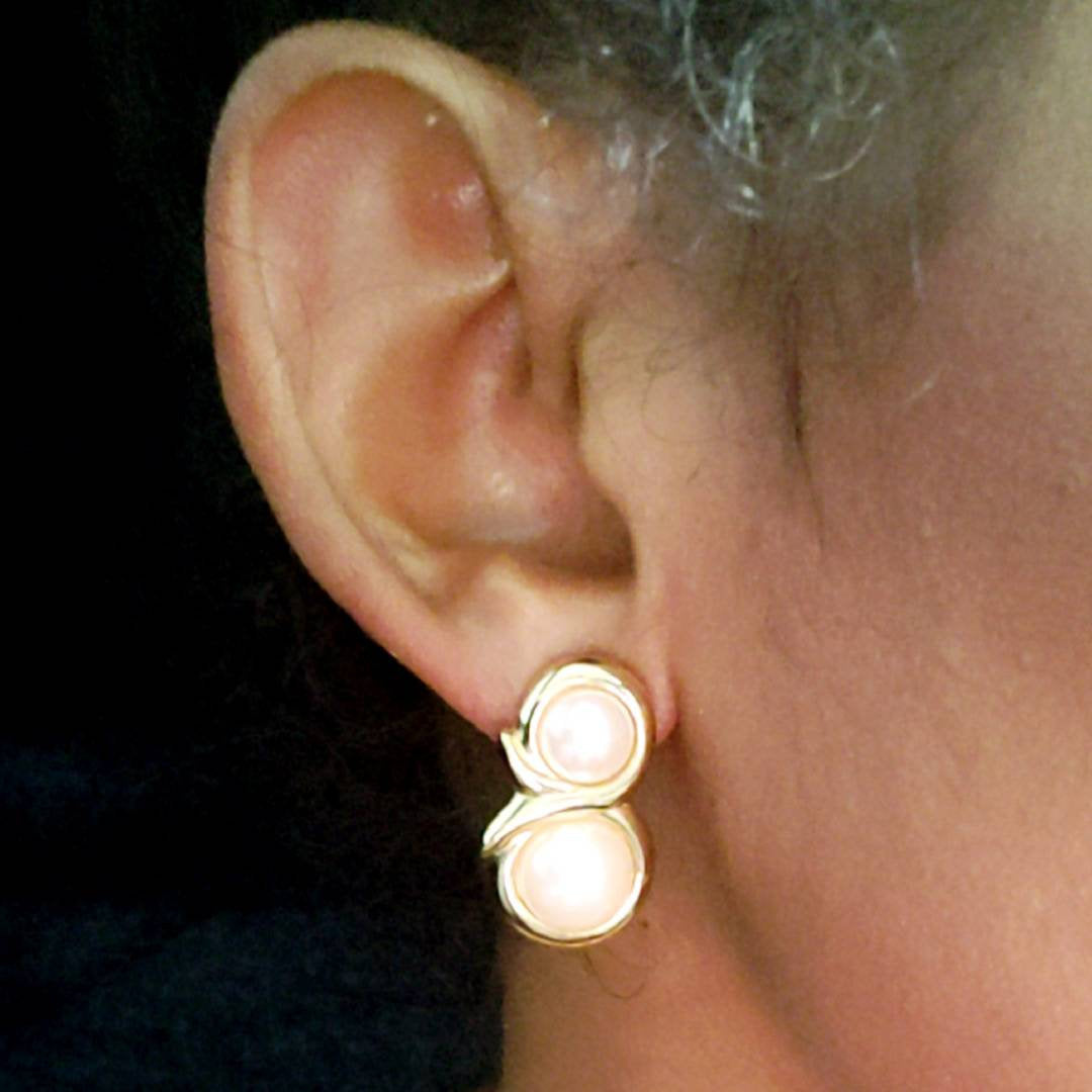 chanel black pearl earrings vintage