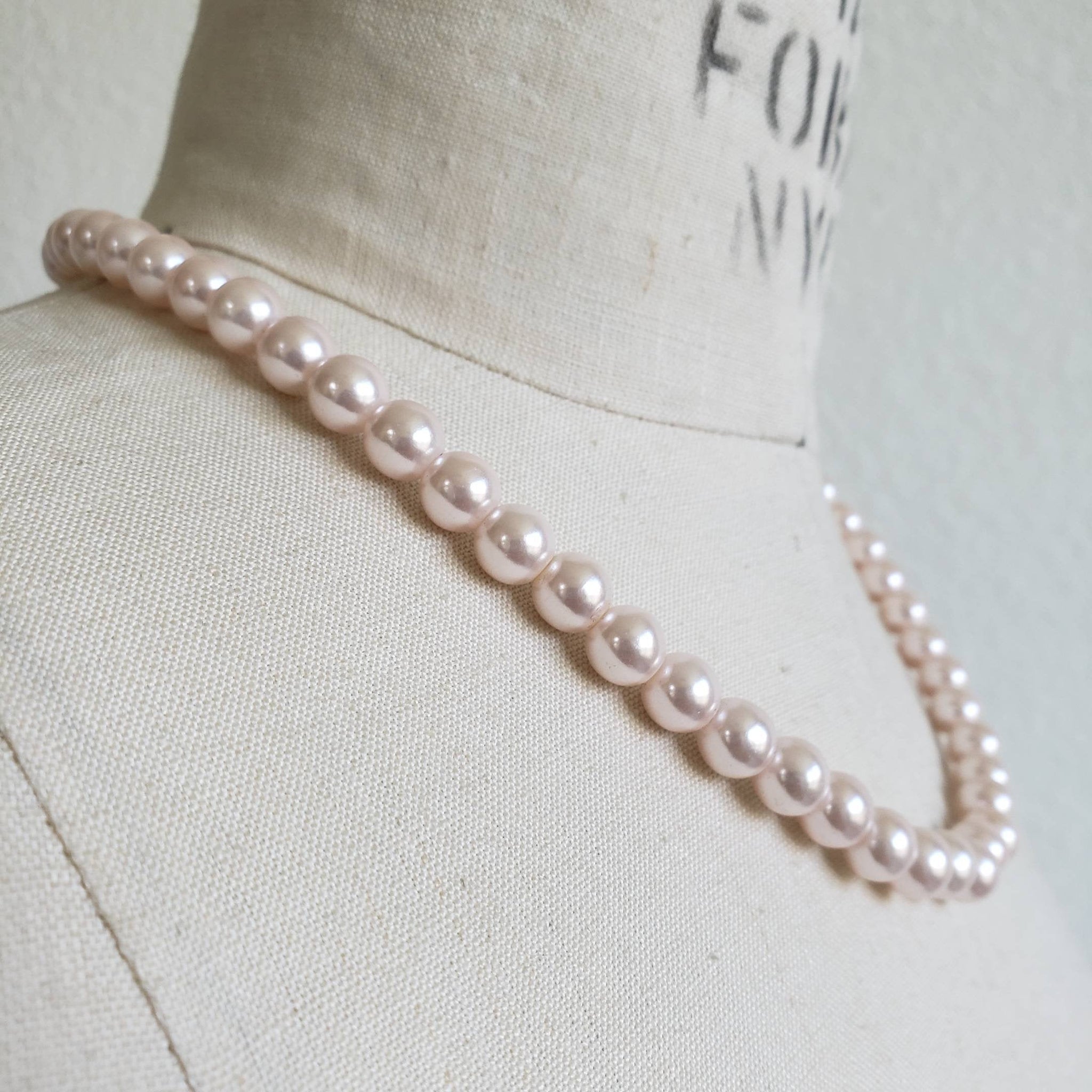 Vintage Pink Faux Pearl Necklace - ChicCityVintage