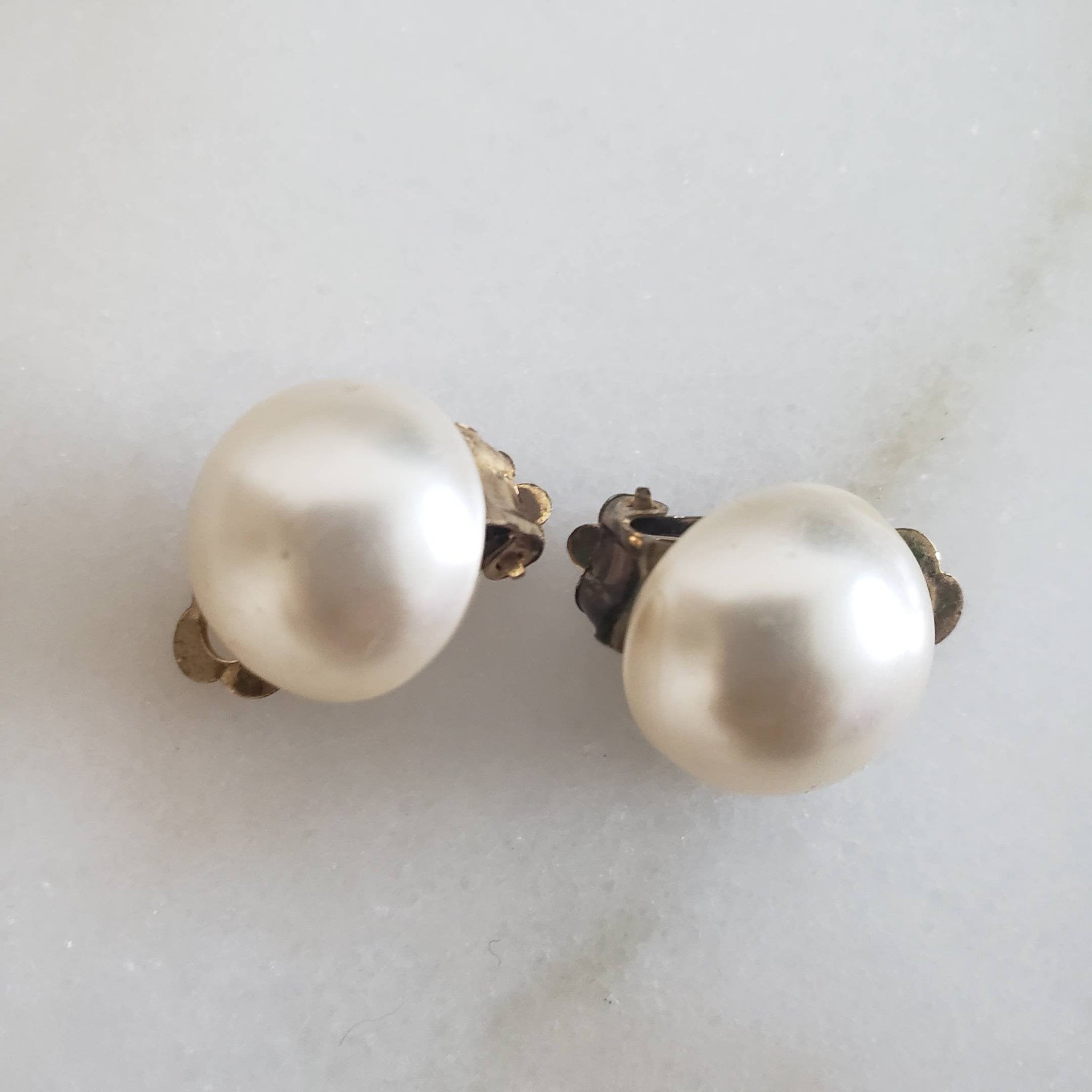 Vintage Chunky Pearl Clip On Stud Earrings - ChicCityVintage