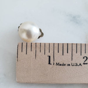 Vintage Chunky Pearl Clip On Stud Earrings - ChicCityVintage