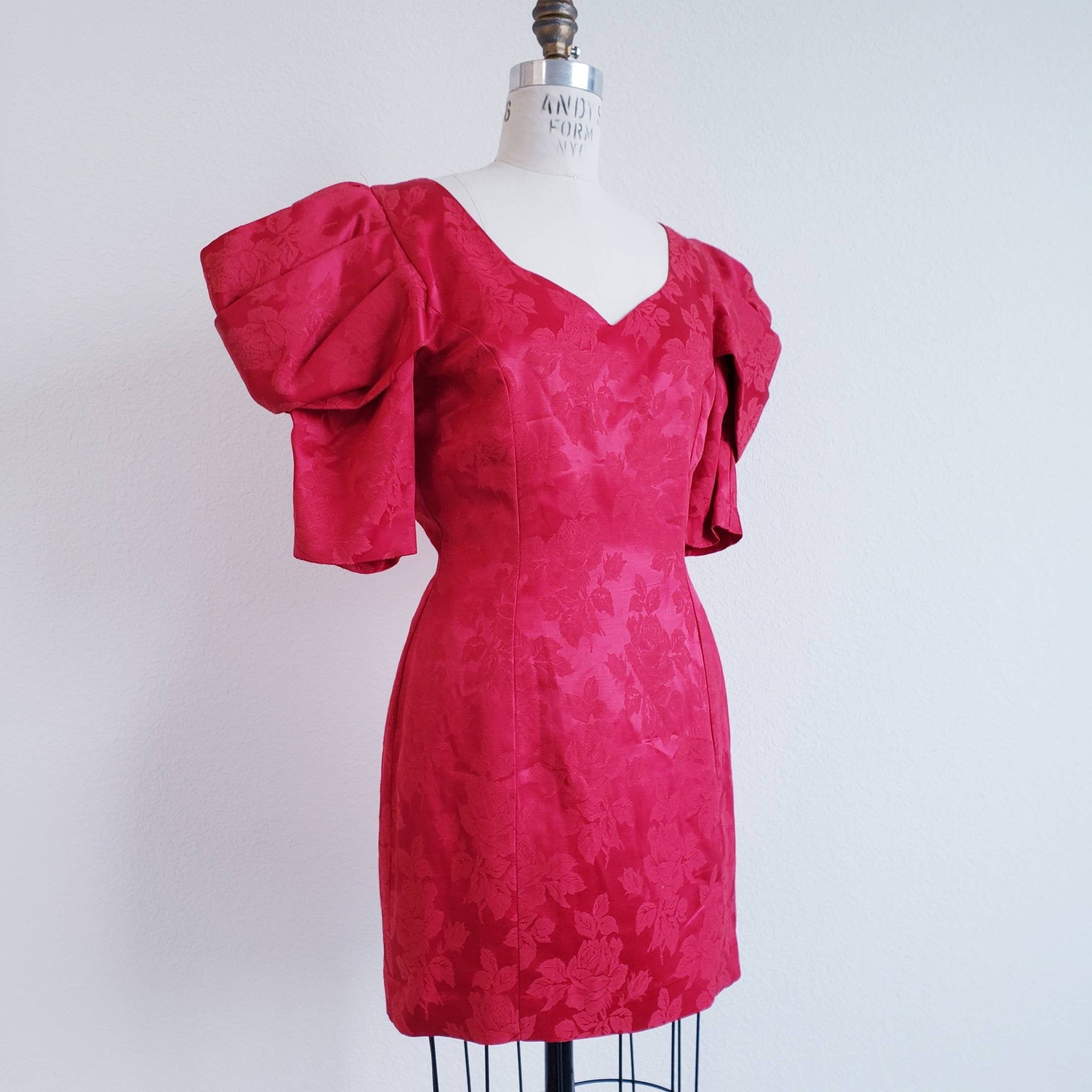Vintage 80s Puffy Puff Sleeve Red Mini Dress – ChicCityVintage Vintage 80s Puffy Puff Sleeve Red Mini Dress – ChicCityVintage