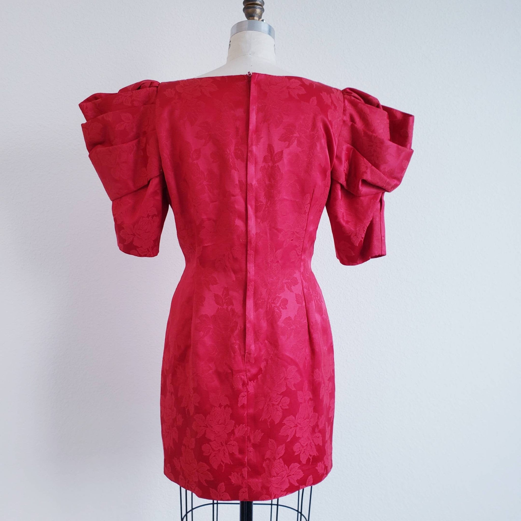 Vintage 80s Puffy Puff Sleeve Red Mini Dress – ChicCityVintage Vintage 80s Puffy Puff Sleeve Red Mini Dress – ChicCityVintage
