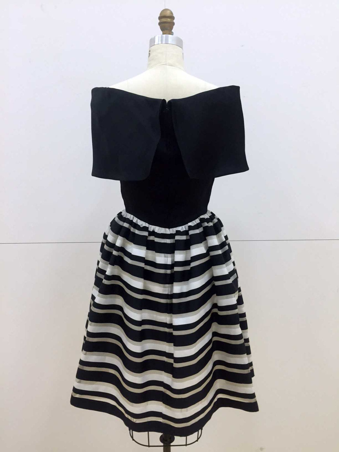 Vintage 80s Cocktail Party Dress by Albert Nipon - ChicCityVintage